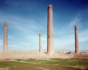 مآذن مدرسة حسين بيقارة بواسطة مدرسة إسلامية