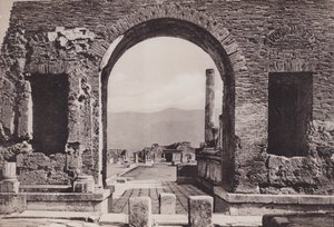 Arco Di Nero ، Nero's Arch (صورة b / w) بواسطة مصور إيطالي