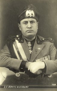 بينيتو موسوليني