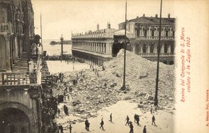 انهيار كامبانيلي سان ماركو ، البندقية ، 14 يوليو 1902 بواسطة مصور إيطالي