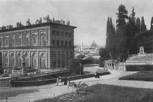 فلورنسا ، R Palazzo Pitti ، الجزء الخلفي مع إطلالة على الكاتدرائية (b / w photo) بواسطة مصور إيطالي