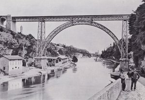 إيطاليا: Trezzo and the Adda (b / w photo) بواسطة مصور إيطالي
