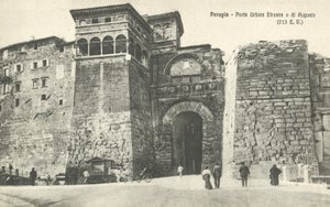 بيروجيا ، إيطاليا ، Porta Urbica Etrusca Or Di Augusto بواسطة مصور إيطالي