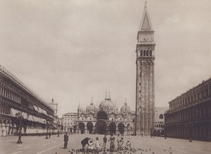 بيازا إس ماركو (صورة b / w) بواسطة مصور إيطالي