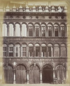 واجهة مبنى البندقية ، ج .1865 بواسطة مصور إيطالي