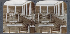 The House of Vettii، Pompeii، from The Underwood Travel Library، 1895 (صورة بني داكن) بواسطة مصور إيطالي