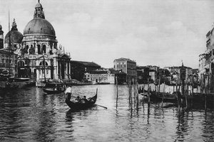 البندقية ، كنيسة التحية (b / w photo) بواسطة مصور إيطالي