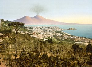 منظر لفيزوف عبر خليج نابولي ، 1890-1900 بواسطة مصور إيطالي