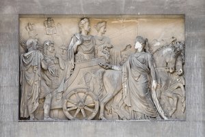 تفاصيل قوس السلام ، ميلانو ، إيطاليا (رخام) بواسطة المدرسة الايطالية