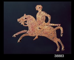 لوحة درع مزخرفة من سان بيترو ستابيو، إيطاليا، القرن السابع الميلادي (معدن) بواسطة المدرسة الايطالية