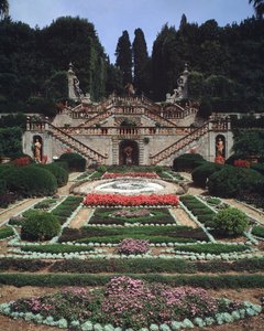 View of gardens بواسطة المدرسة الايطالية