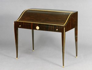 Bureau de Dame ، 1923 (خشب وعاج)