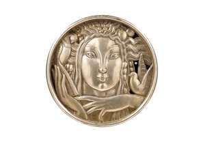جبل من خزانة جانبية ، ج .1925