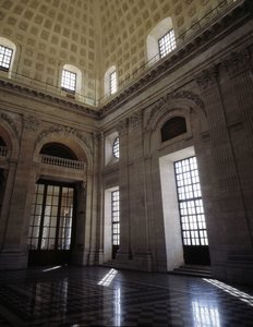 العمارة الباروكية: فندق Dieu (1741-1748) للمهندس المعماري جاك جيرمان (جاك جيرمان) سوفلوت (1713-1780). منظر داخلي. ليون ، رون (69).
