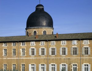 العمارة الباروكية: قبة فندق ديو (القرن الثامن عشر) للمهندس المعماري جاك جيرمان (جاك جيرمان) سوفلوت (1713-1780). ماكون وساون ولوار (Saone-et-Loire) (71).