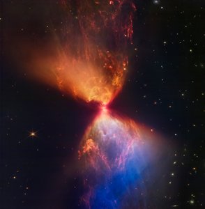 L1527 وProtostar (صورة NIRCam)