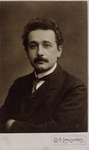 صورة كارت دي Visite لألبرت أينشتاين التي التقطت في براغ في عام 1912 ، 1912