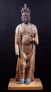 Juichimen Kannon (أحد عشر رأسًا Kannon) ، فترة Heian ، أوائل القرن العاشر (البناء الخشبي الصلب مع آثار متعددة الألوان) بواسطة المدرسة اليابانية