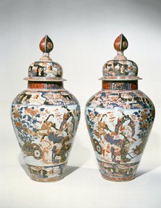 زوج من مزهريات وأغطية الدرابزين Imari (السيراميك) بواسطة المدرسة اليابانية