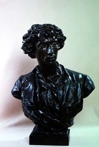 تمثال نصفي لتشارلز غارنييه (1825-98) (برونزي) بواسطة جان بابتيست كاربو