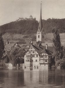 سويسرا: Stein على نهر الراين ، الدير المتجه نحو قلعة Hohenklingen (b / w photo) بواسطة جين جابريل