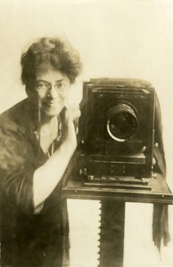بيلز صورة ذاتية ، ج 1918-20 (صورة فضية الجيلاتين) بواسطة جيسي تاربوكس بيلز