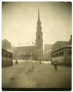 كنيسة بارك ستريت ، الولايات المتحدة الأمريكية ، حوالي 1902-10 (صورة فضية جيلاتينية) بواسطة جيسي تاربوكس بيلز