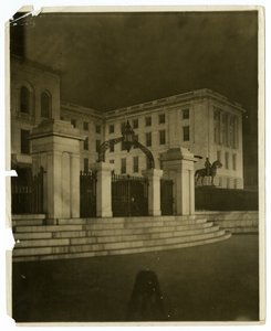 ستيت هاوس ، بوسطن ، الولايات المتحدة الأمريكية ، حوالي 1902-10 (صورة فضية للجيلاتين) بواسطة جيسي تاربوكس بيلز