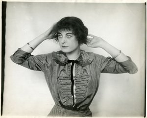 بلوزة من التفتا ، فورسايث ، حوالي 1905-18 (صورة فضية من الجيلاتين) بواسطة جيسي تاربوكس بيلز