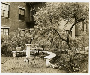 Women's Engineer Club Washington Square North ؟، Greenwich Village ، New York ، USA ، c1939-40 (صورة فضية من الجيلاتين) بواسطة جيسي تاربوكس بيلز