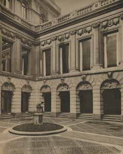 فناء قاعة درابرز في شارع Throgmorton ، c1935. بواسطة جويل