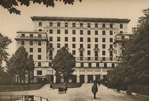 الكتلة الجبلية للبناء في الغرب ينتهي بأهم موقع ، c1935. بواسطة جويل