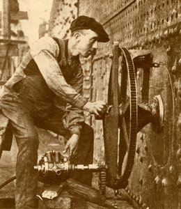"فتحات قطع تعمل بالهواء المضغوط في جانب البطانة" ، c1930. بواسطة جون براون وشركاه