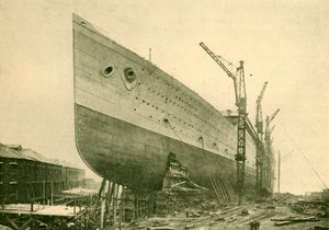 "The Aquitania on the Stocks" ، عام 1930. بواسطة جون براون وشركاه