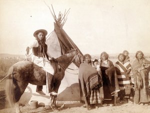 نساء لاكوتا الهنديات في تيبي ، 1891 بواسطة جون سي جرابيل