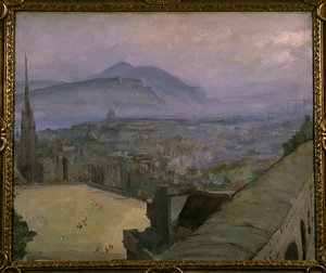 منظر إدنبرة من القلعة ، ويطل عبر Esplanade باتجاه Arthur&39;s Seat و Salisbury Crags (زيت على قماش) بواسطة جون لافري