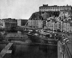 صورة لسانت لوسيا في نابولي بقلم جون لوسون ستودارد (1850 1931) منشور ترافيلر آند كونفيرنسيير التعليمي لـ - شيكاغو (صورة أبيض وأسود) بواسطة جون لوسون ستودارد