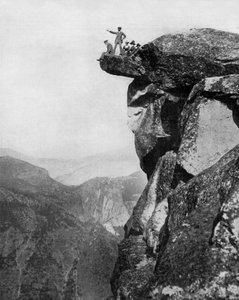 وادي يوسمايت ، كاليفورنيا ، ج. 1890 (صورة ب / ث) بواسطة جون لوسون ستودارد