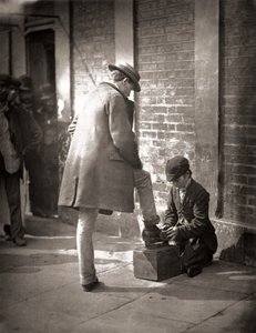 الحذاء الأسود المستقل من فيلم Street Life in London بقلم جيه تومسون وأدولف سميث بواسطة جون طومسون