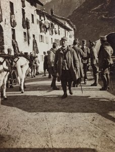 ألبوم "بلدي الحرب العالمية - ذكريات الجبهة الجنوبية الغربية (كارينثيا ، إيطاليا ، جنوب تيرول) (حربي العالمية - ذكريات الجبهة الجنوبية الغربية في كارينثيا ، إيطاليا ، ترينتينو ألتو أديجي) 31/03 / 1915-12 / 11/1918 - جوزيف زوهليس فيينا ": جنود في تشيسافورتي 