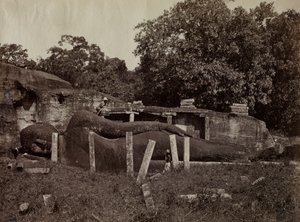 بارانيرفانا بوذا ، غال فيهارا ، بولوناروفا ، سيلان ، 1870-1871. بواسطة جوزيف لوتون