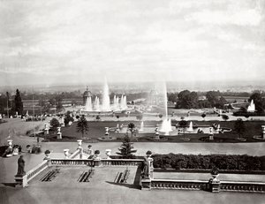 كريستال بالاس في لندن: المدرجات والنوافير ، حوالي عام 1870 (صورة بالأبيض والأسود)