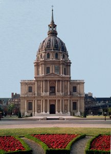 منظر جنوبي لقبة فندق des Invalides تم إنجازه بواسطة Jules Hardouin Mansart (1646-1708) في مشروع قام به Liberal Bruand. 1679-1708 باريس - قبة فندق des Invalides ، التي بنيت في 1679-1708 من قبل Hardouin Jules Mansart (1646-1708). باريس، فرنسا