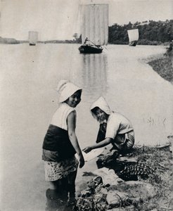 غسيل على حافة الأنهار ، c1900 ، 1921 بواسطة شارع جوليان ليونارد