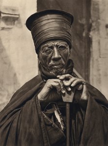 القدس ، الكهنة الحبشة (b / w photo)