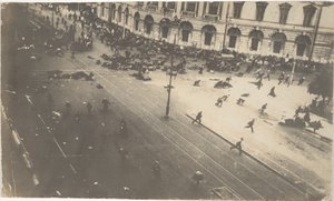 القوات الحكومية تطلق النار على المتظاهرين ، 4 يوليو 1917 ، 1917 بواسطة كارل كارلوفيتش بولا