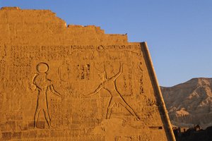  بواسطة كينيث جاريت