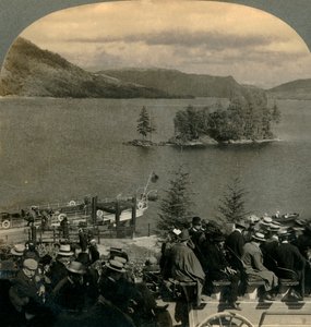السفر عبر بلد Trossachs الساحر ، اسكتلندا ، 1902. بواسطة شركة كيستون فيو