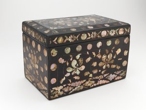 علبة بواسطة المدرسة الكورية