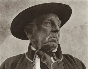 رومانيا: Viscri، The Senior of the Village (b / w photo) بواسطة كيرت هيلشر